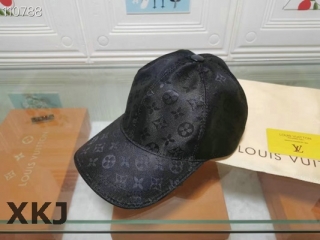 LV Snapback Hat AAA Quality (68)