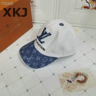 LV Snapback Hat AAA Quality (85)
