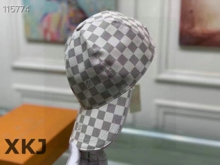 LV Snapback Hat AAA Quality (90)
