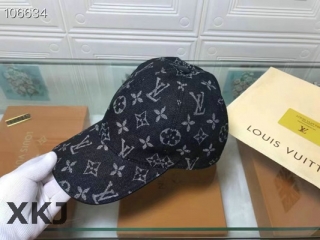 LV Snapback Hat AAA Quality (112)