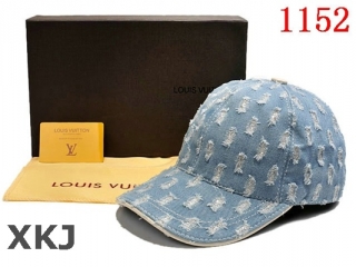 LV Snapback Hat AAA Quality (160)
